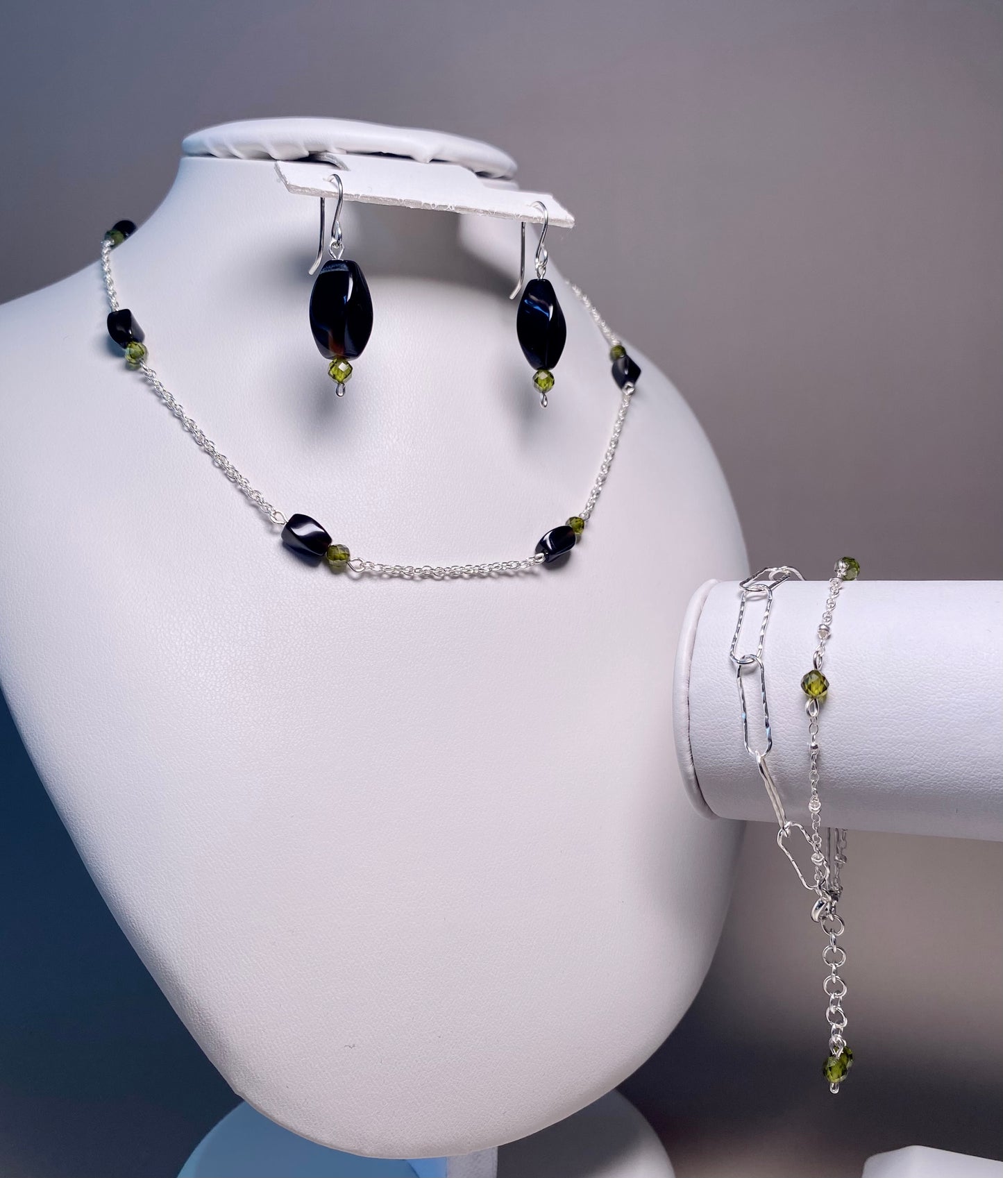 Riya Black Agate Earrings