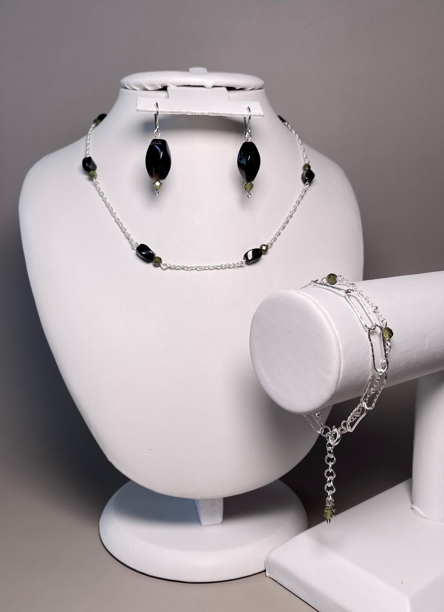 Riya Necklace